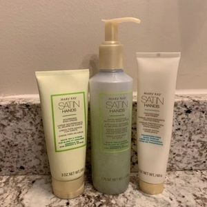 Mary K Satin Hands Set